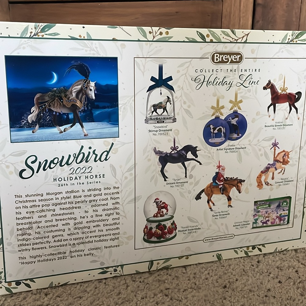 2022 Breyer ‘Snowbird’ Holiday Horse - Picture 3 of 4